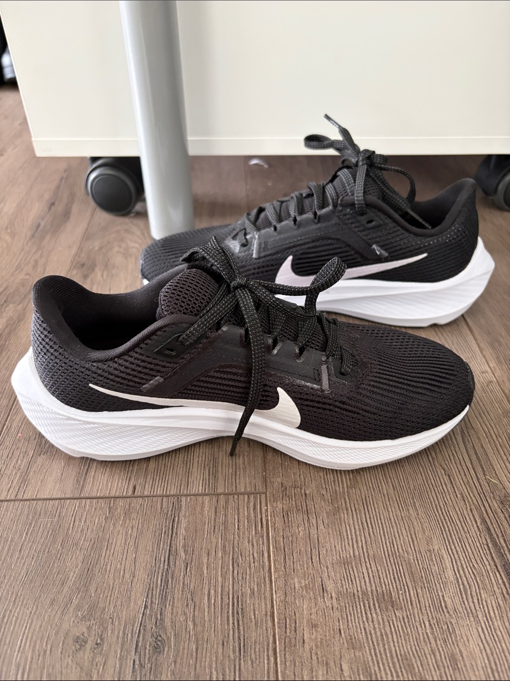 Nike Pegasus Black and White Running Sneakers. Women’s size 6 - Picture 3 of 6